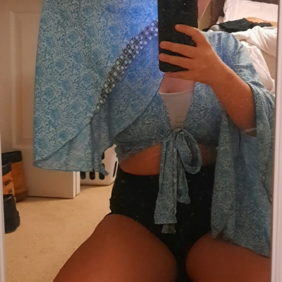 Beautiful Tree of Life wrap top!!!! - Picture 3 of 7